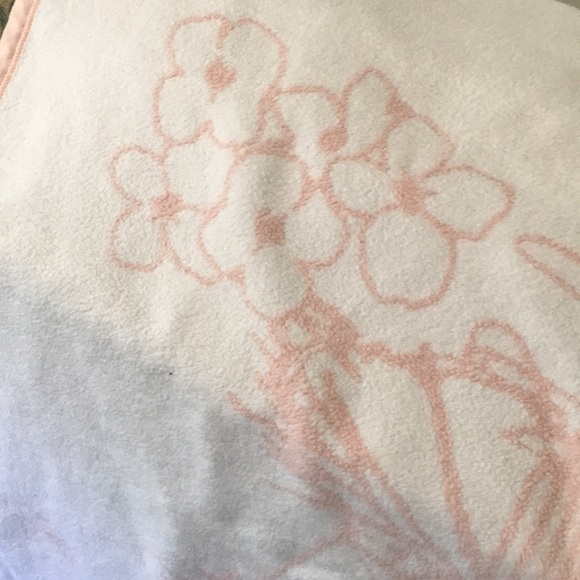 English Home Baby blanket size 45X39 inches. Firm! - Picture 15 of 15